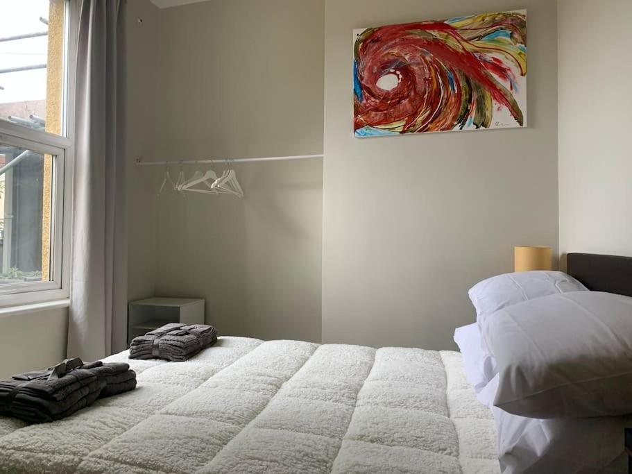 Central 2 Bed Flat. Free Parking Бристол Екстериор снимка